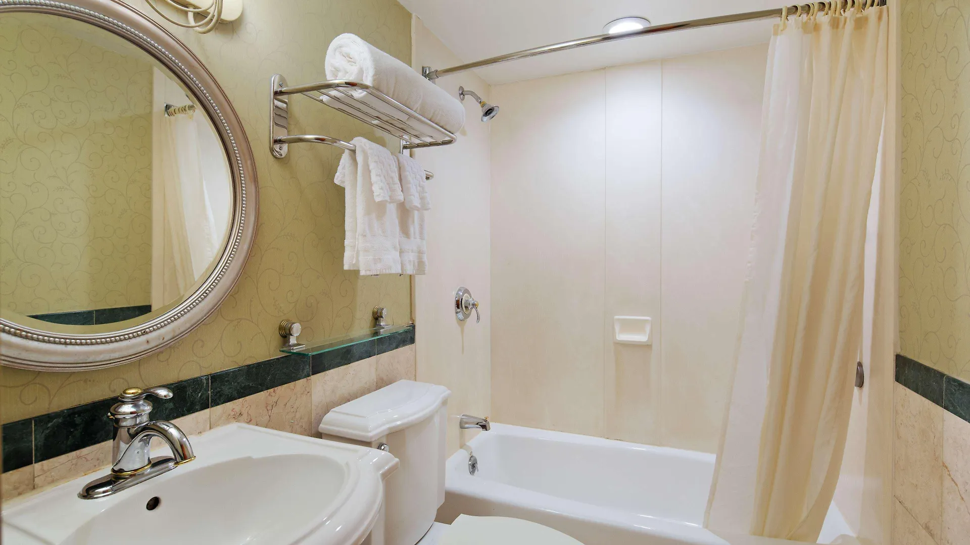 Best Western Queens Court New York 3*,