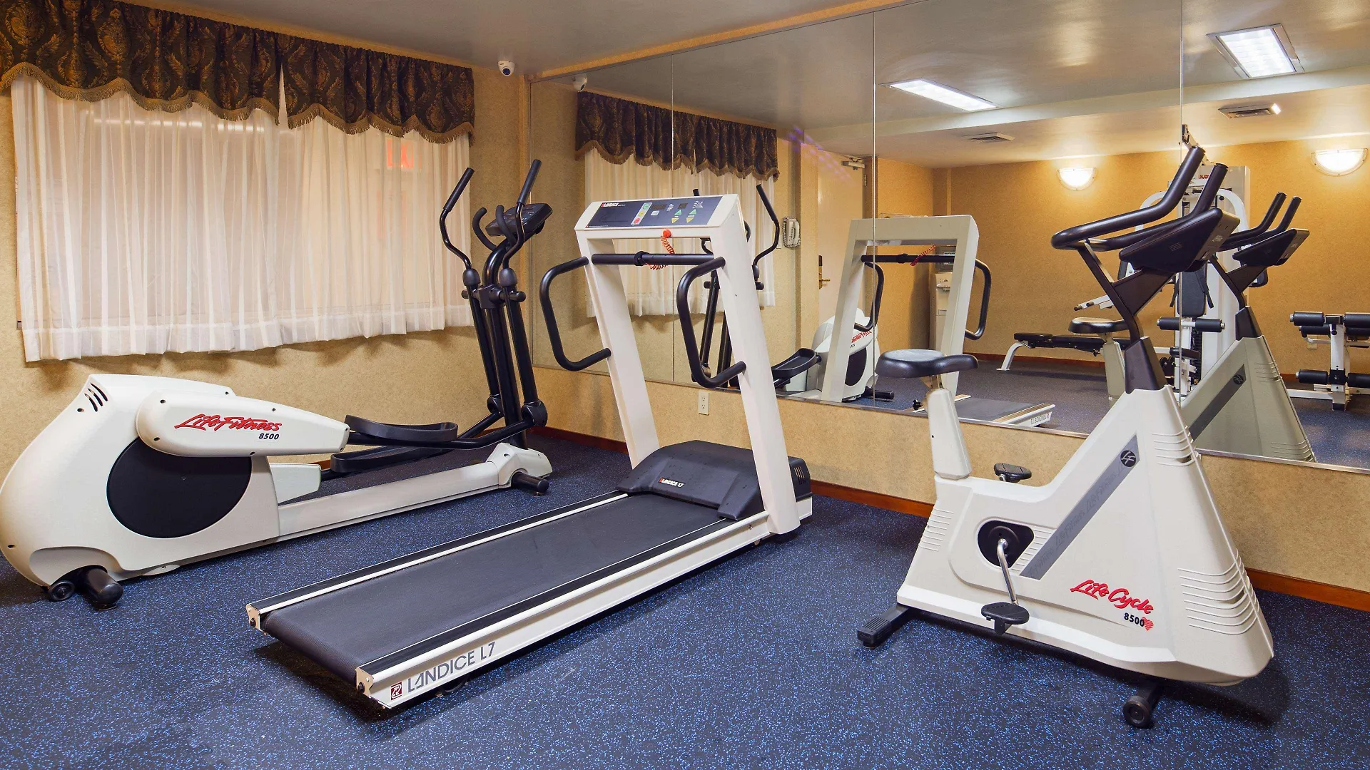 Best Western Queens Court New York 3*,